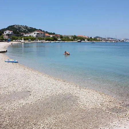 Apartamento With Parking Space - 22405 Murter