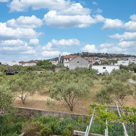 Apartamento With Parking Space - 22405 Murter