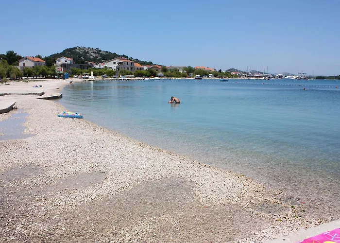 Apartment With Parking Space - 22405 Murter